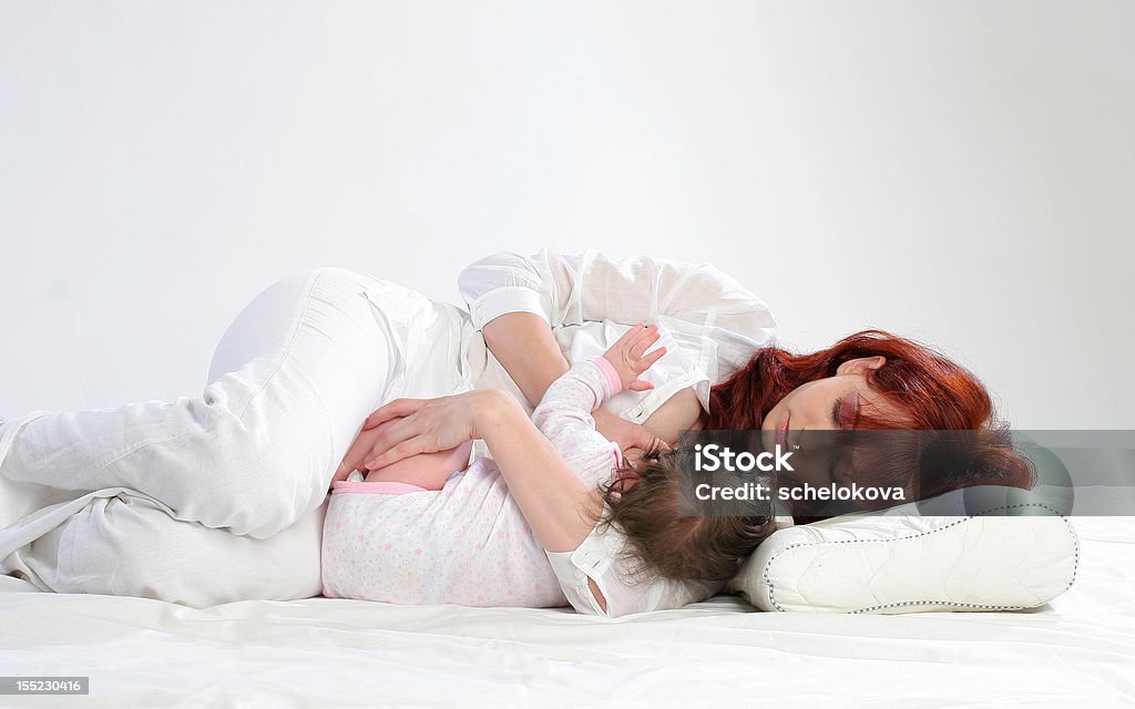 Mutter Füttern Ihr baby. Die Position. - Lizenzfrei Platzieren Stock-Foto