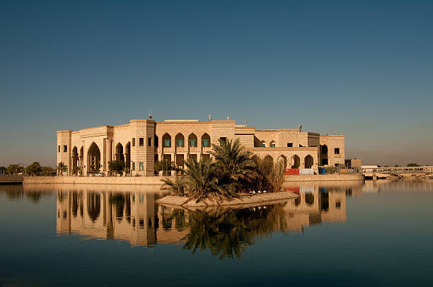 palácio de al faw bagdade, iraque. - iraq conflict imagens e fotografias de stock