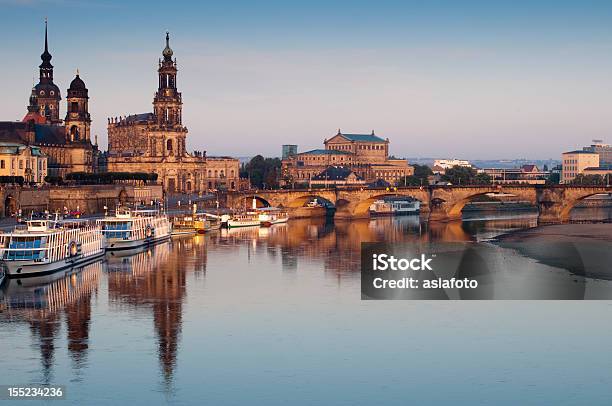 Dresden Brühl Terrasse Bei Sonnenaufgang Mit Reflexionen In Elbe Stockfoto und mehr Bilder von Dresden