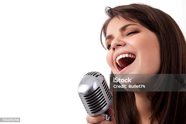 Foto de Cantar e mais fotos de stock de Cantar - Cantar, Mulheres, Adulto