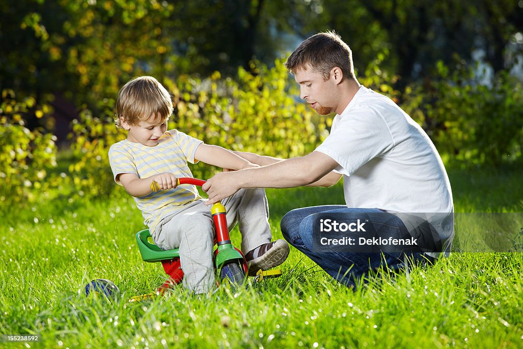 Lernen Sie, fahren Sie mit dem Fahrrad - Lizenzfrei 6-7 Jahre Stock-Foto