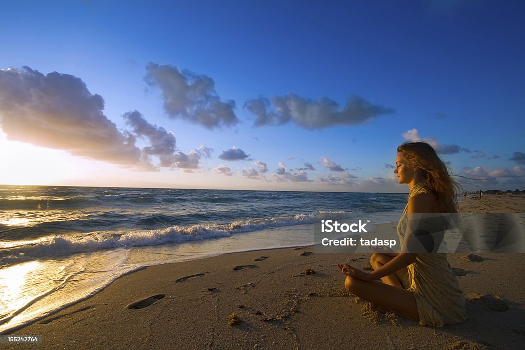 Neuen Tag beginnt mit Meditation - Lizenzfrei Backen Stock-Foto