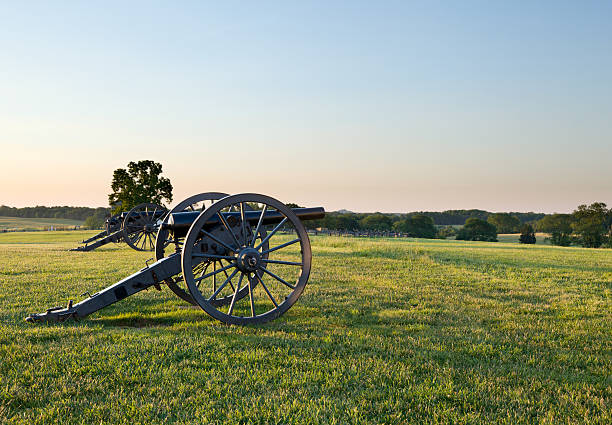 cannons en manassas campo de batalla - manassas war famous place park fotografías e imágenes de stock