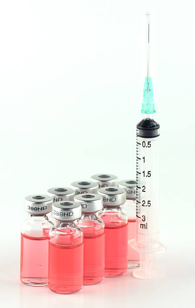 Szczepionki i strzykawki do zastrzyków podskórnych – zdjęcie