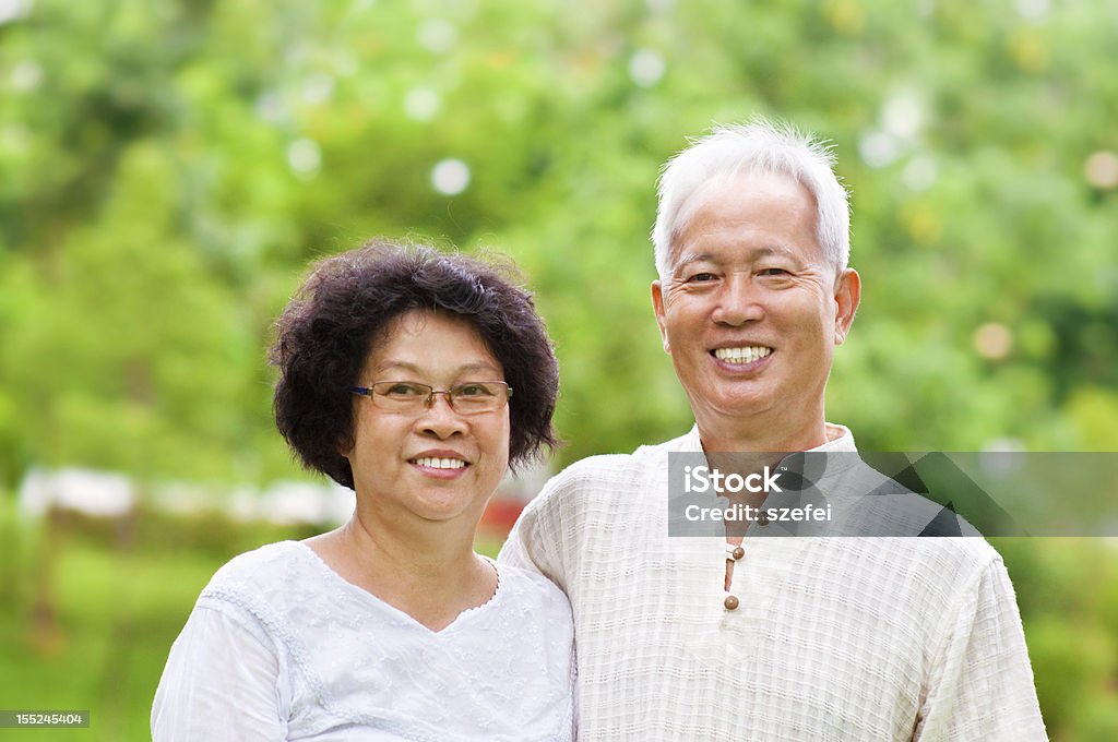 Sênior casal asiático - Foto de stock de 60 Anos royalty-free