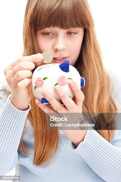 Foto de Menina Com Piggy Bank e mais fotos de stock de Adolescente - Adolescente, Adolescentes Meninas, Adolescência