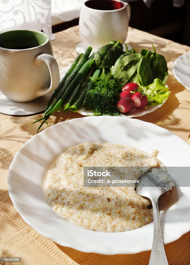 Пшеница каша на завтрак - Стоковые фото Блюдце роялти-фри