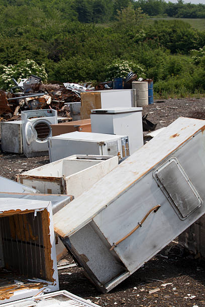 istock Appliances at the landfill 155250533