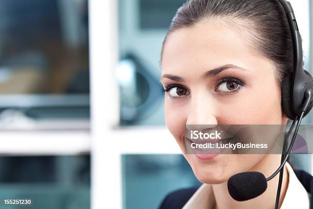 Callcentermitarbeiter Stockfoto und mehr Bilder von Attraktive Frau - Attraktive Frau, Büro, Bürorezeption