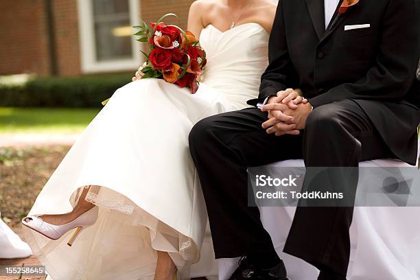 신부 및 신랑 중 결혼 예식 검은색에 대한 스톡 사진 및 기타 이미지 - 검은색, 결혼 의식, 결혼식