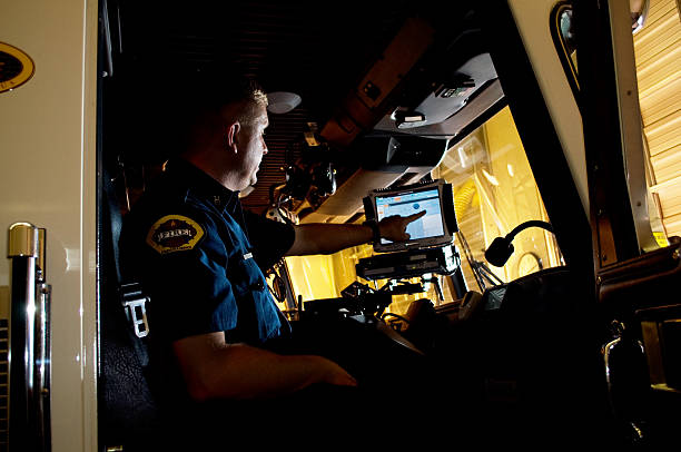 chefe pontos a forma de - rescue worker imagens e fotografias de stock