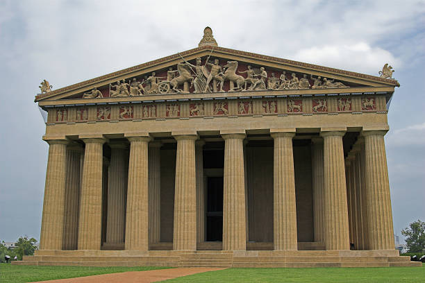 parthenon & wolken - column italy italian culture greece stock-fotos und bilder