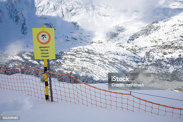Fechado Pista De Esqui - Fotografias de stock e mais imagens de Esqui - Esqui e snowboard - Esqui - Esqui e snowboard, Proibido, Alpes Europeus