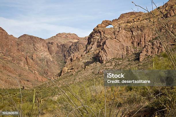 Monumento Nacional De Organ Pipe Foto de stock y más banco de imágenes de Aire libre - Aire libre, Aislado, Arco natural