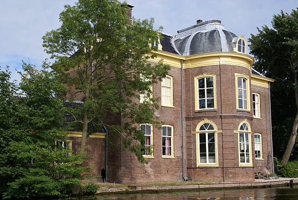 istock Old building in Leiden, Holland 155261489
