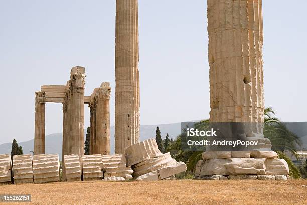 Tempio Di Zeus Olimpico Di Atene - Fotografie stock e altre immagini di Ambientazione esterna - Ambientazione esterna, Antica civiltà, Antico - Condizione