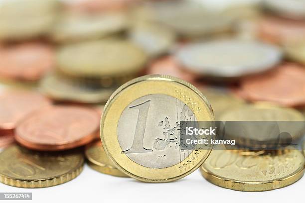 Монета Евро — стоковые фотографии и другие картинки Eurogroup - Eurogroup, Банковское дело, Бизнес