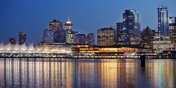 vancouver - scenics skyline panoramic canada place stock-fotos und bilder