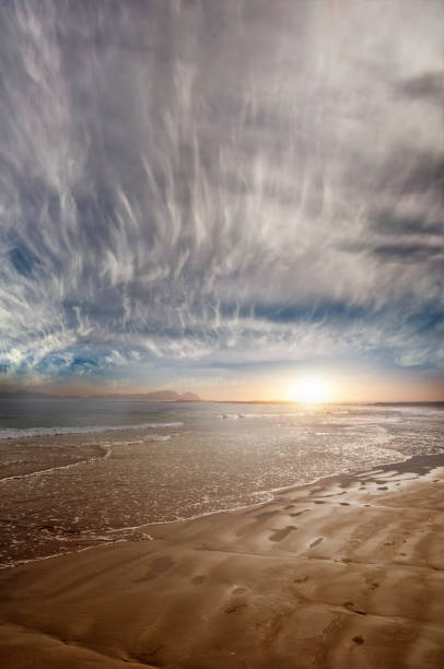 ビーチの夕暮れ - south africa coastline sea wave ストックフォトと画像