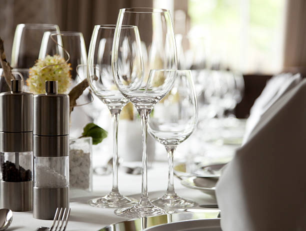 mesa de restaurante - eating utensil elegance silverware fine dining imagens e fotografias de stock