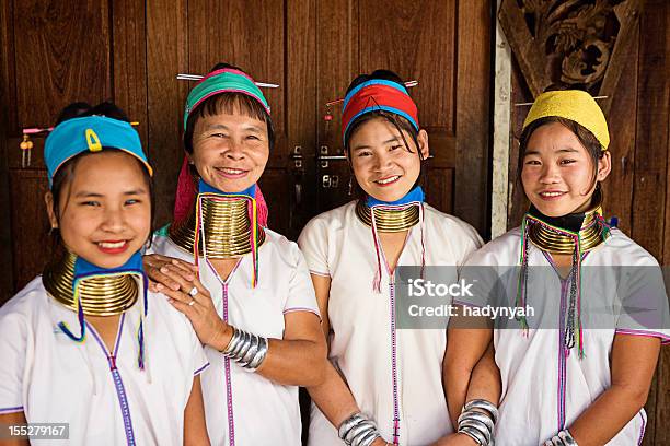 Retrato De Mulheres De Tempo Do Pescoço Padaung Tribe Myanmar - Fotografias de stock e mais imagens de Padaung