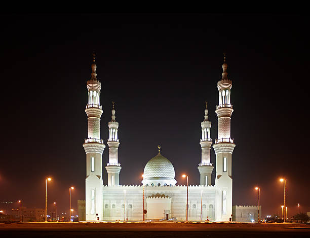 bela ras al khaimah mesquita perto de dubai, emirados árabes unidos - jumeirah mosque - fotografias e filmes do acervo