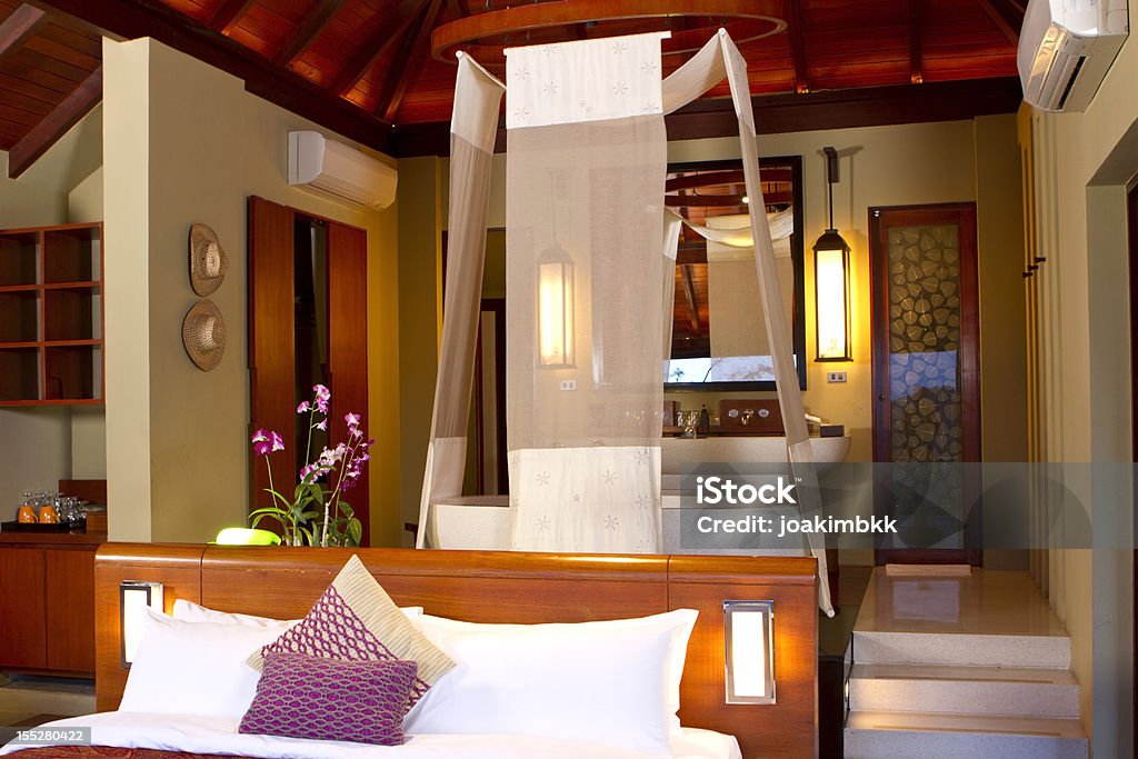 in un resort di lusso con camere da letto - Foto stock royalty-free di Albergo