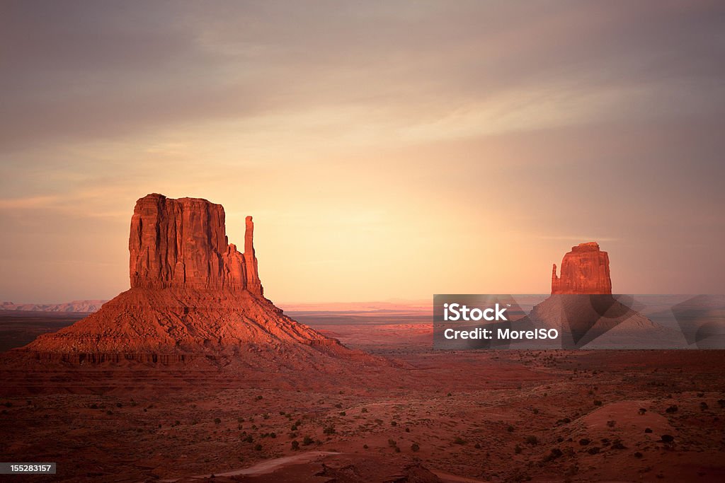 Monument Valley Mesa paysage de l'Ouest sauvage - Photo de Arizona libre de droits