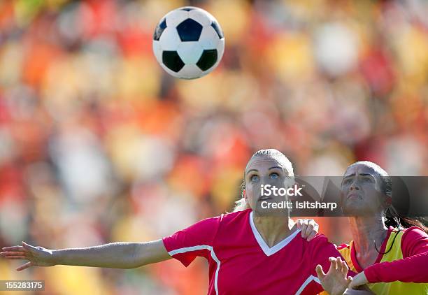 Donna Calcio - Fotografie stock e altre immagini di Calcio - Sport - Calcio - Sport, Donne, Calcio femminile