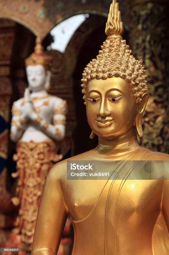 Budas de ouro na frente do Templo Wat Lok Molee - Royalty-free Adulto Foto de stock