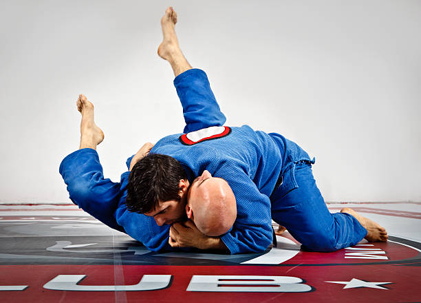 jiu-jitsu обучение - mixed martial arts combative sport jiu jitsu wrestling стоковые фото и изображения