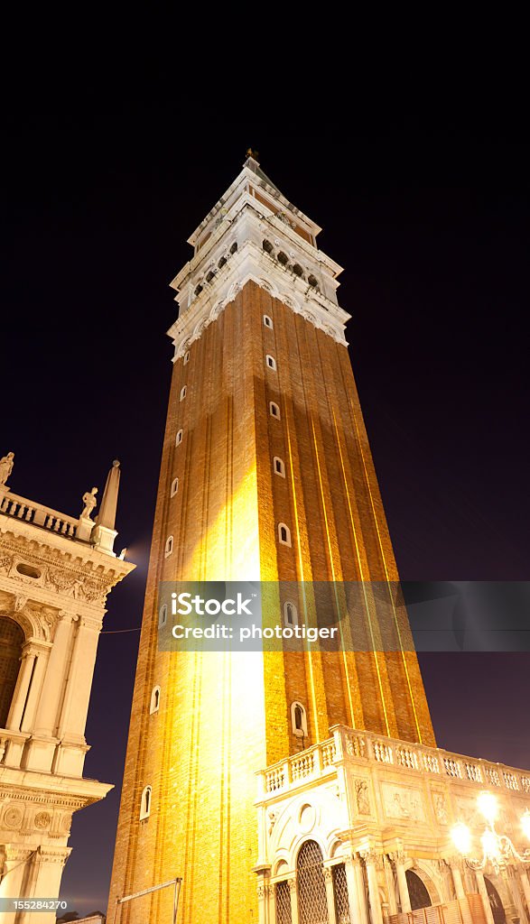 campanile en la plaza de San Marcos en Venecia, Italia - Foto de stock de Aire libre libre de derechos
