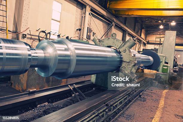 Foto de Industrial Torno Mecânico e mais fotos de stock de Aço - Aço, Aço Inoxidável, Equipamento