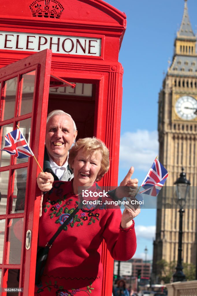 Coppia Senior a Londra - Foto stock royalty-free di 70-79 anni