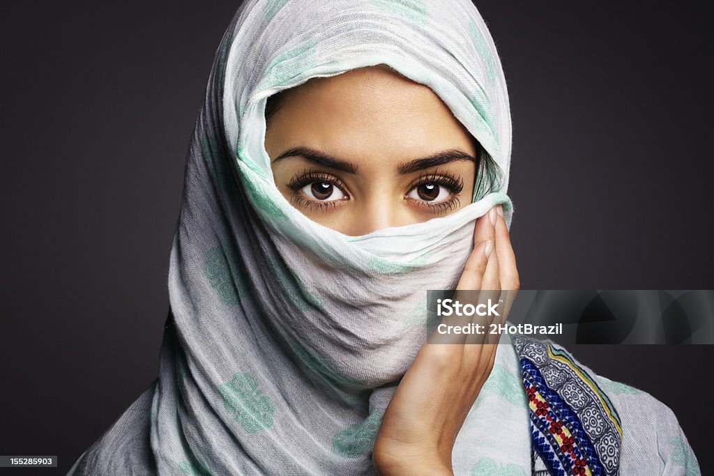 Linda mulher com um Hijab - Royalty-free Adulto Foto de stock