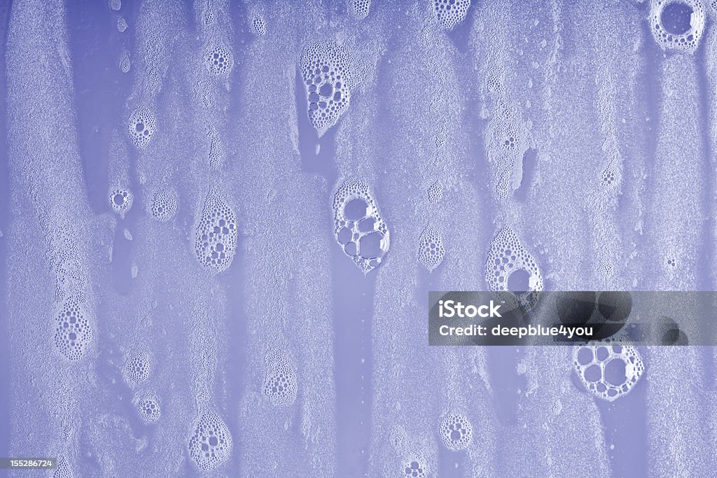 wet janelas com bolhas de sabão fundo - Foto de stock de Espuma royalty-free