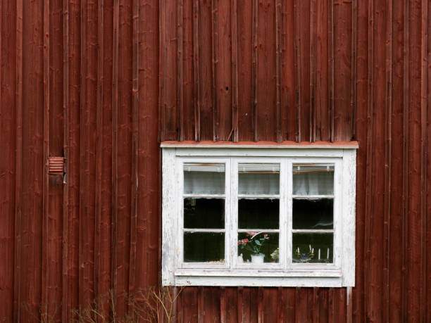 istock Old Swedish farmhouse 1552988273