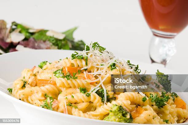Makaron Obiad - zdjęcia stockowe i więcej obrazów Alkohol - napój - Alkohol - napój, Bazylia, Bez ludzi
