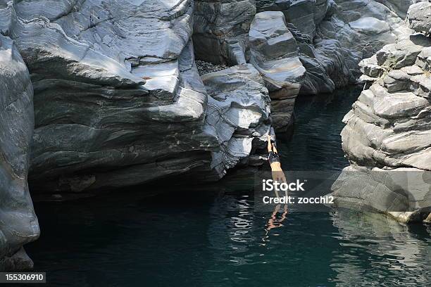 Tuffo Nel Fiume - Fotografie stock e altre immagini di Vallemaggia - Vallemaggia, Svizzera, Acqua