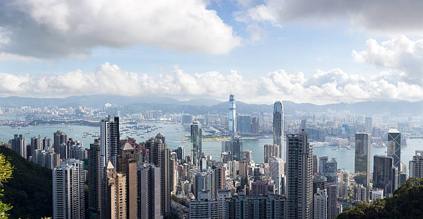 vista panoramica sullo skyline di hong kong e di victoria harbor island - admiralty bay foto e immagini stock