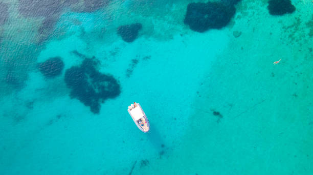istock Aerial view of a speedboat 1553107207