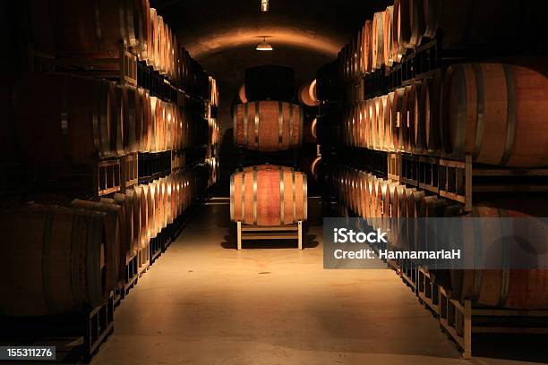 ワインワインセラー - ワイン樽のストックフォトや画像を多数ご用意 - ワイン樽, アルコール飲料, オークの木