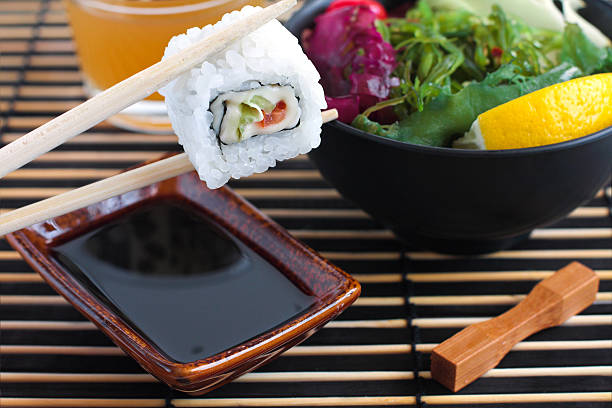Sushi e insalate - foto stock