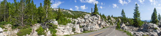 the hoodoos near mammoth hot springs on highway 89 in yellowstone national park, wyoming - yellowstone national park wyoming american culture landscape imagens e fotografias de stock