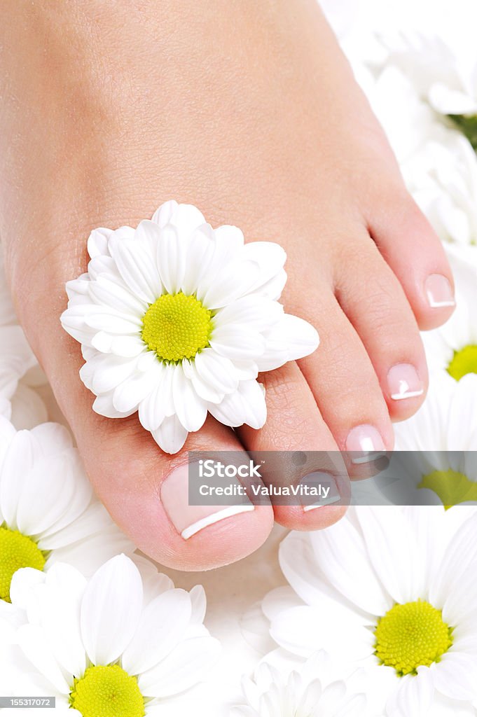 Belleza mujer de pie pure - Foto de stock de Adulto libre de derechos