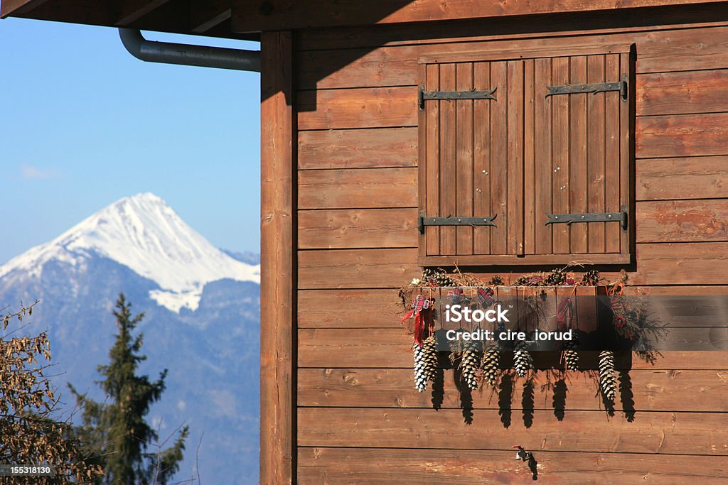 Decoración navideña chalet - Foto de stock de Navidad libre de derechos