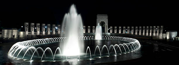 istock World War II Memorial at Night 155318874