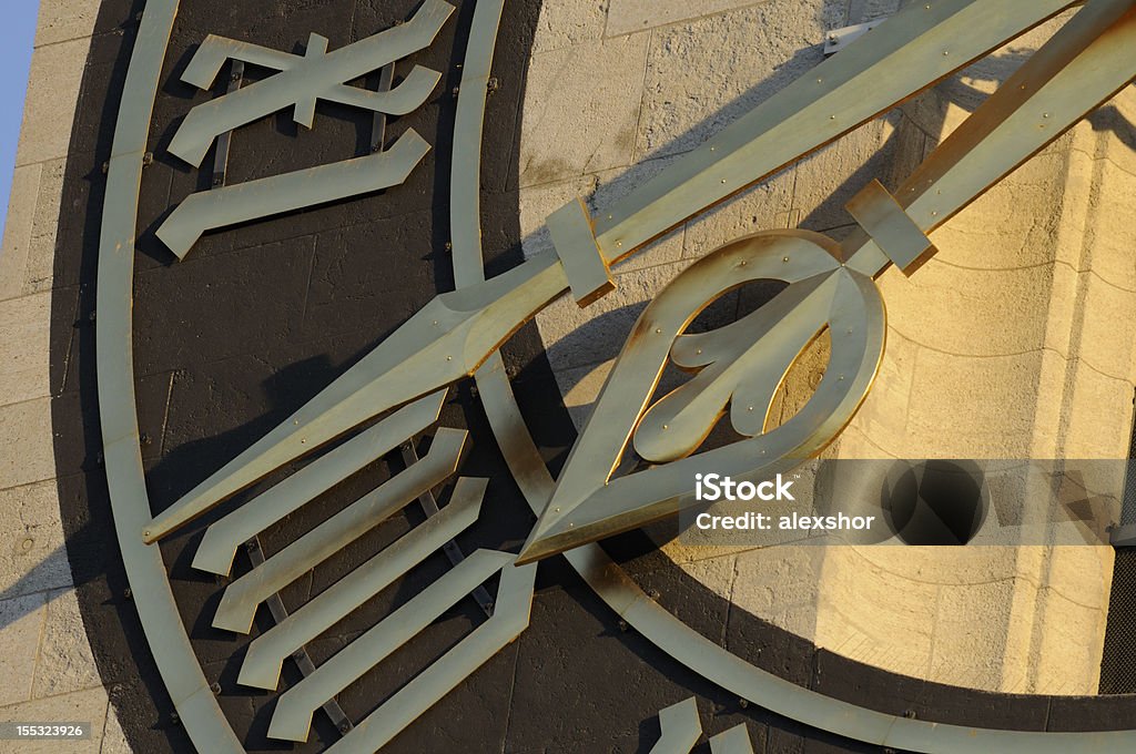 Dettagli della chiesa Quadrante di orologio - Foto stock royalty-free di Città di Zurigo