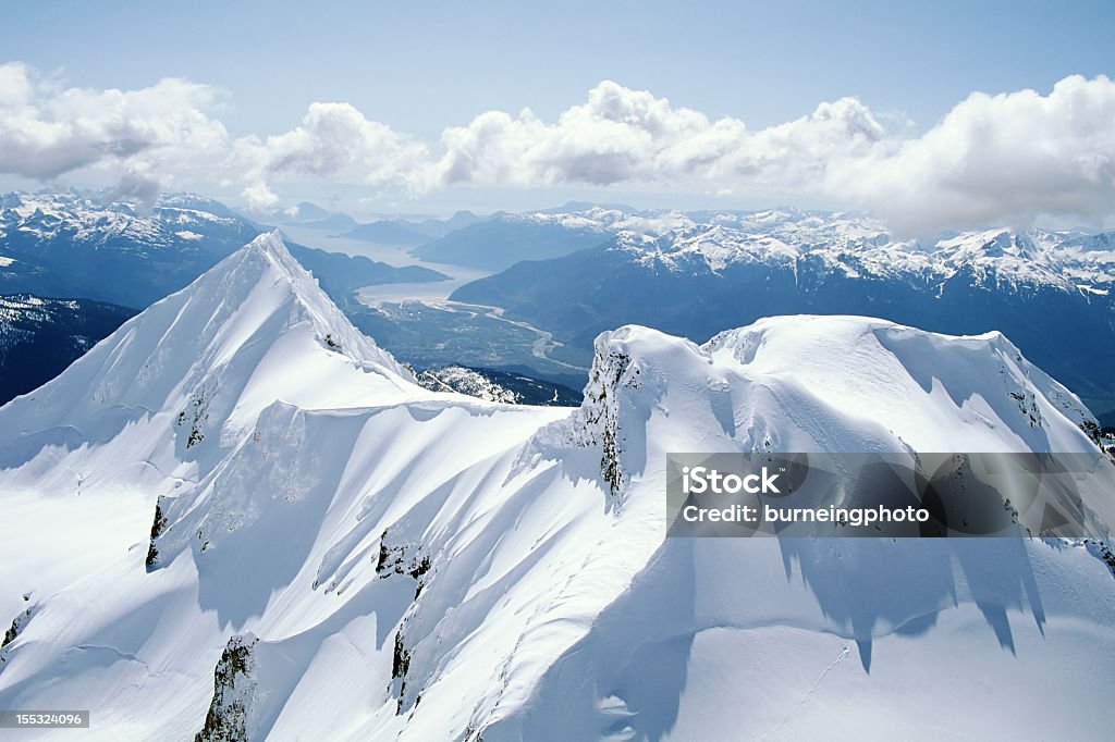 photo aérienne du mont Garibaldi, Squamish, Colombie-Britannique - Photo de Canada libre de droits