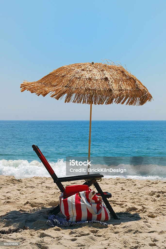 Espreguiçadeira e guarda-chuva - Royalty-free Ao Ar Livre Foto de stock